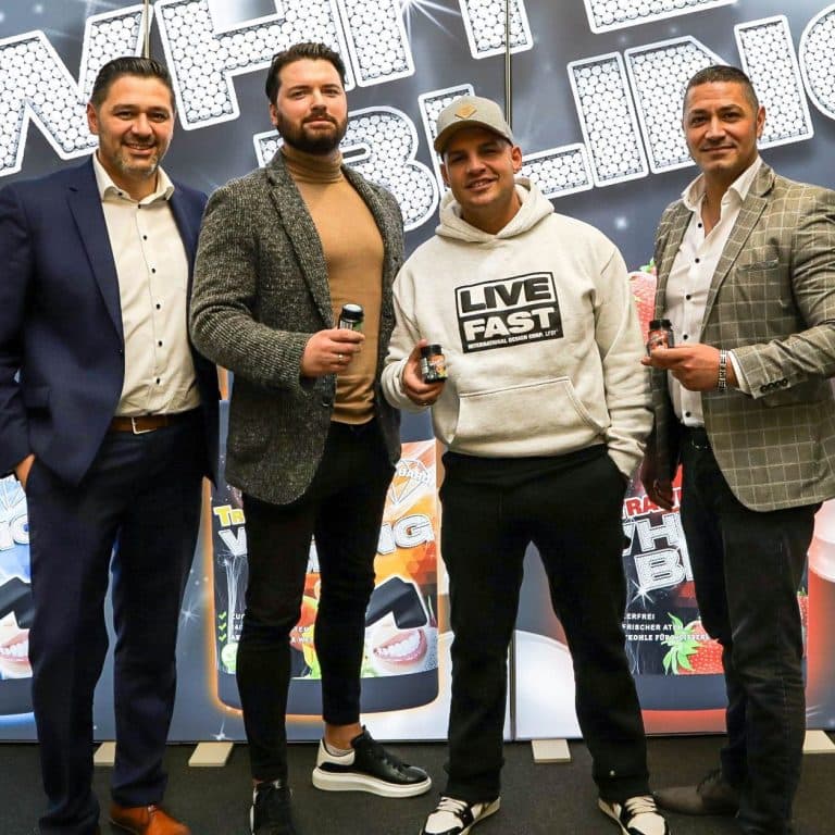 White-Bling-Markenaktivierung mit Pietro Lombardi und dem WK-Handels-Team
